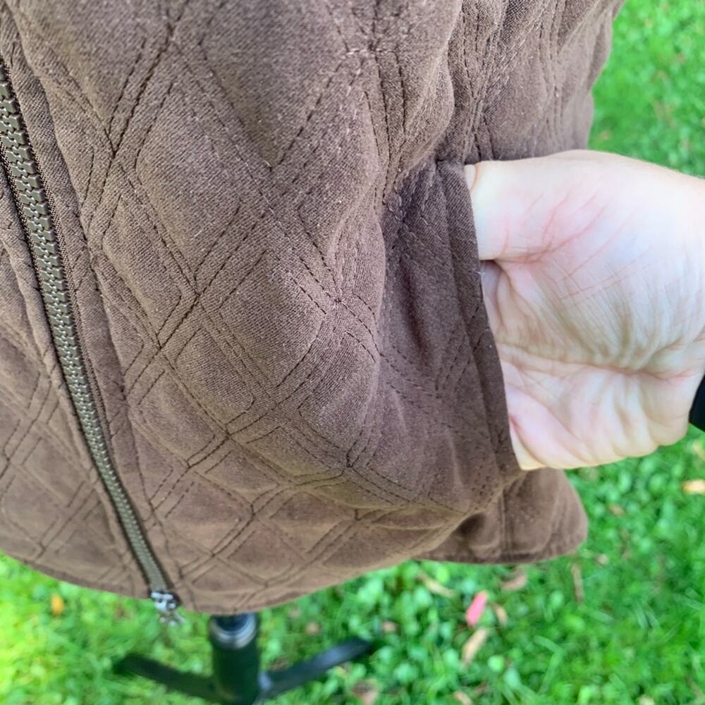 Vintage Nomadic Traders Brown and blue quilted zip up vest with pockets - Picture 10 of 12